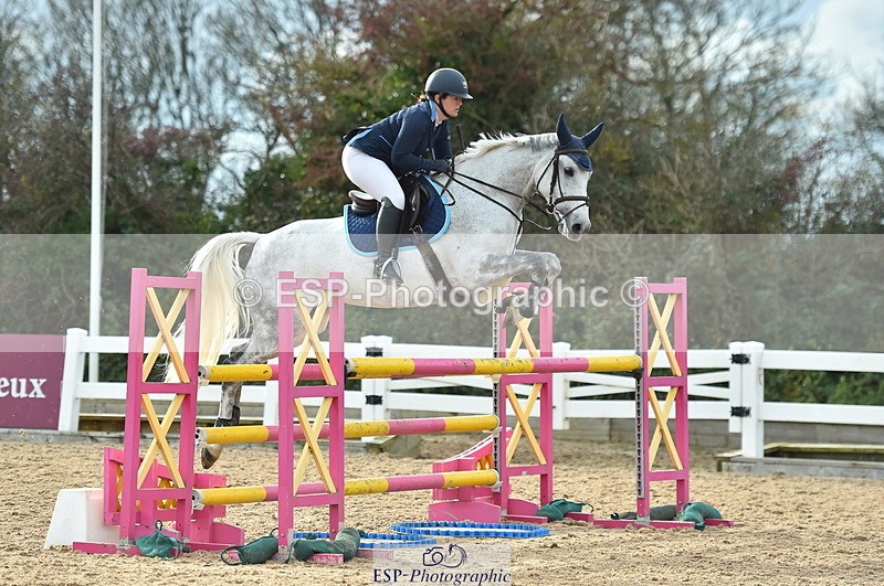 231111A-131604-02088 - Cls 12 Newcomers & 1.10m Open