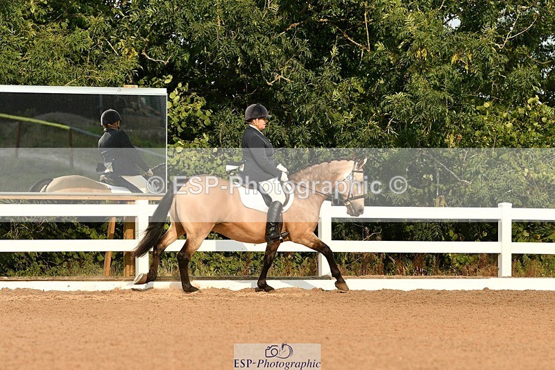 250817-092303-06894 - 082-Sarah.DavisWinston.Classic.Gold