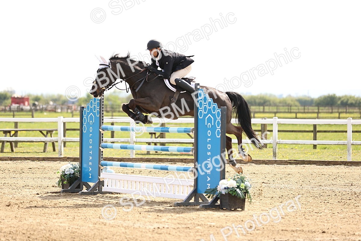  - Class 13 - Senior Foxhunter - 1.20m
