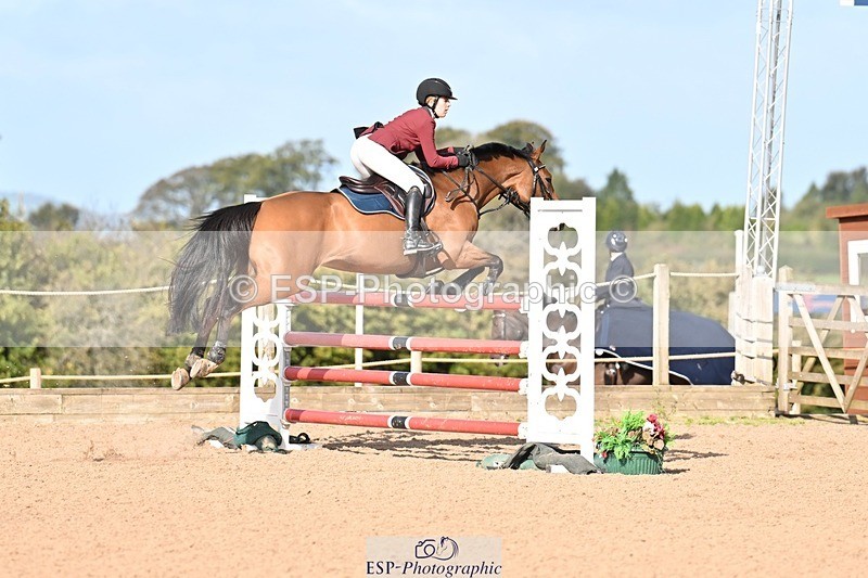 251005-102827-02769 - Cls 15 Foxhunter and 1.20m