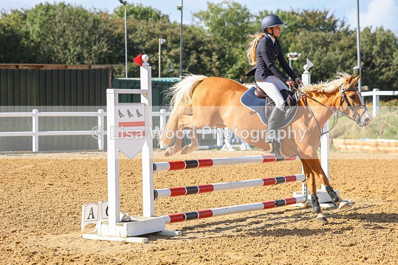 3E7A8332 - Class 4: Pony British Novice/80cm Open