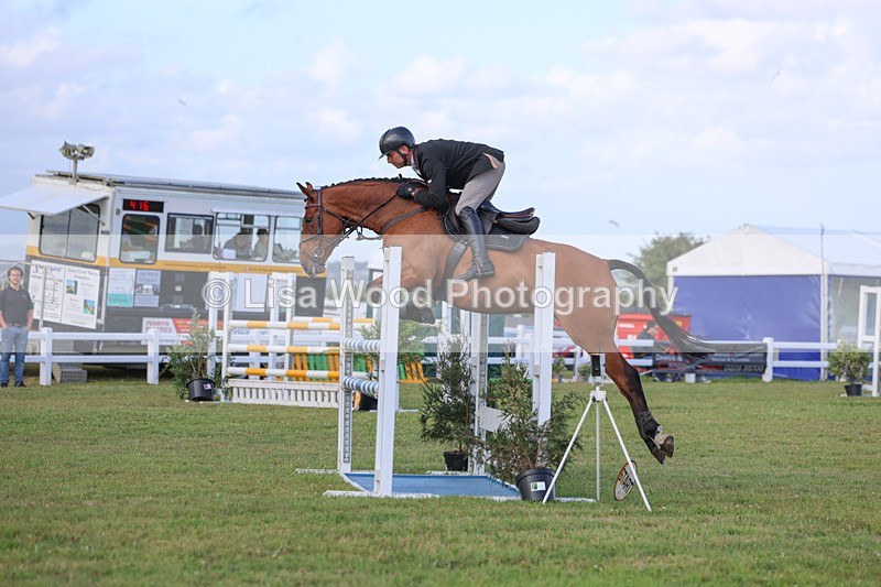 3E7A4794 - Class C1: Showjumping Senior Newcomers/1.10m open