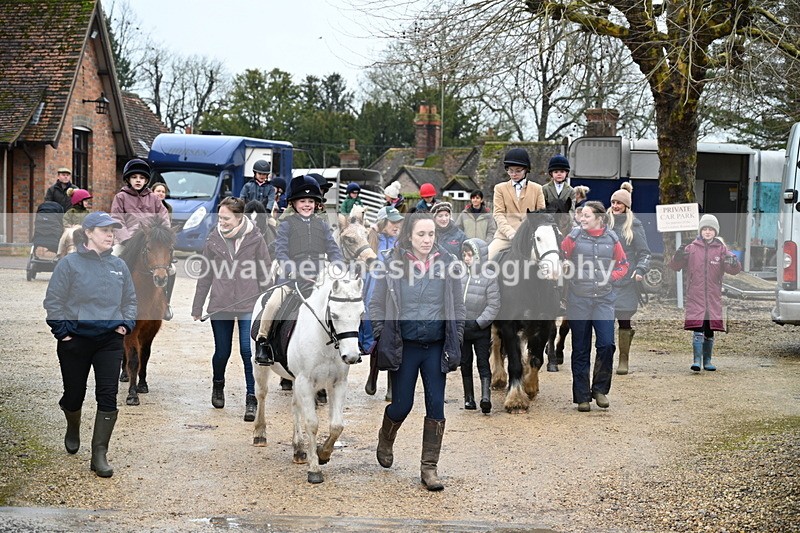 WJ7_9303 - Walk out..