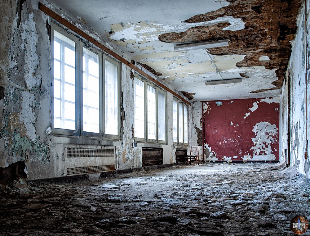Abandoned Greystone Park Psychiatric Center | Stark Day Room - Greystone Park Psychiatric Center