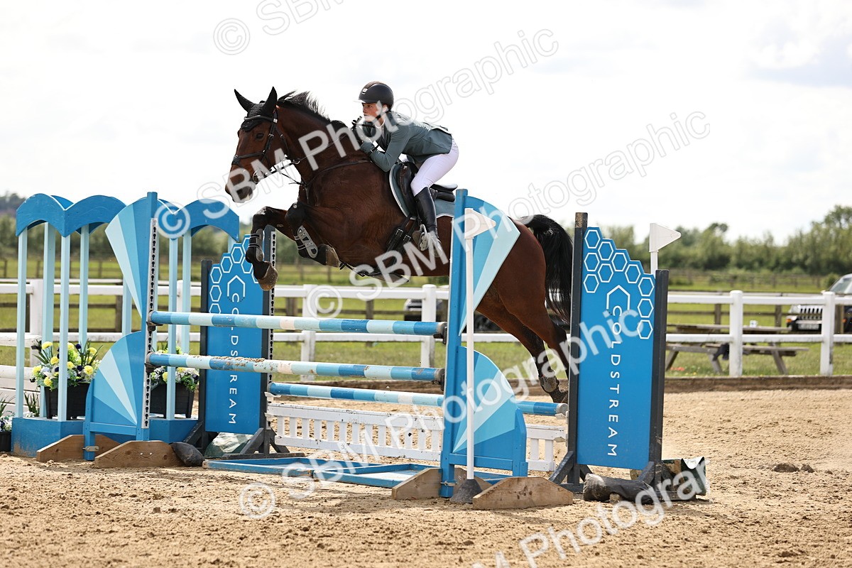 SBM_003495 - Class 11 - Senior Newcomers - 1.10m