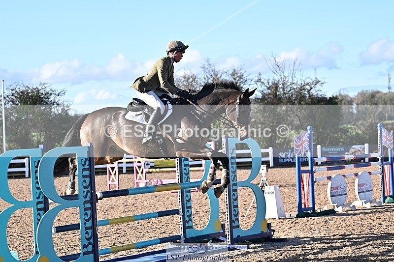 251203-124257-00510 - Cls 4 Newcomers and 1.10m Open