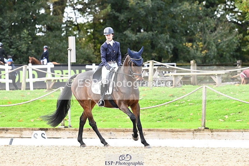 251023A-111210-01669 - B-135-Eva.Carse