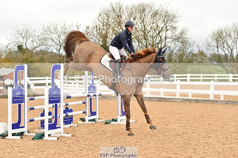 231122A-125224-00358 - Cls 4 Newcomers & 1.10m Open