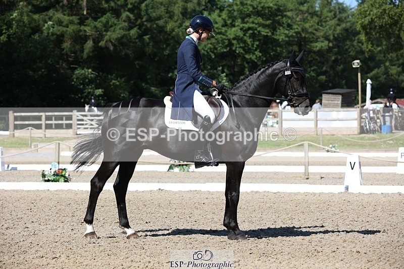 230526-100922-05189 - 358-EQUADOR_MW-Toots_Bartlett-WEDTrotUp+DR
