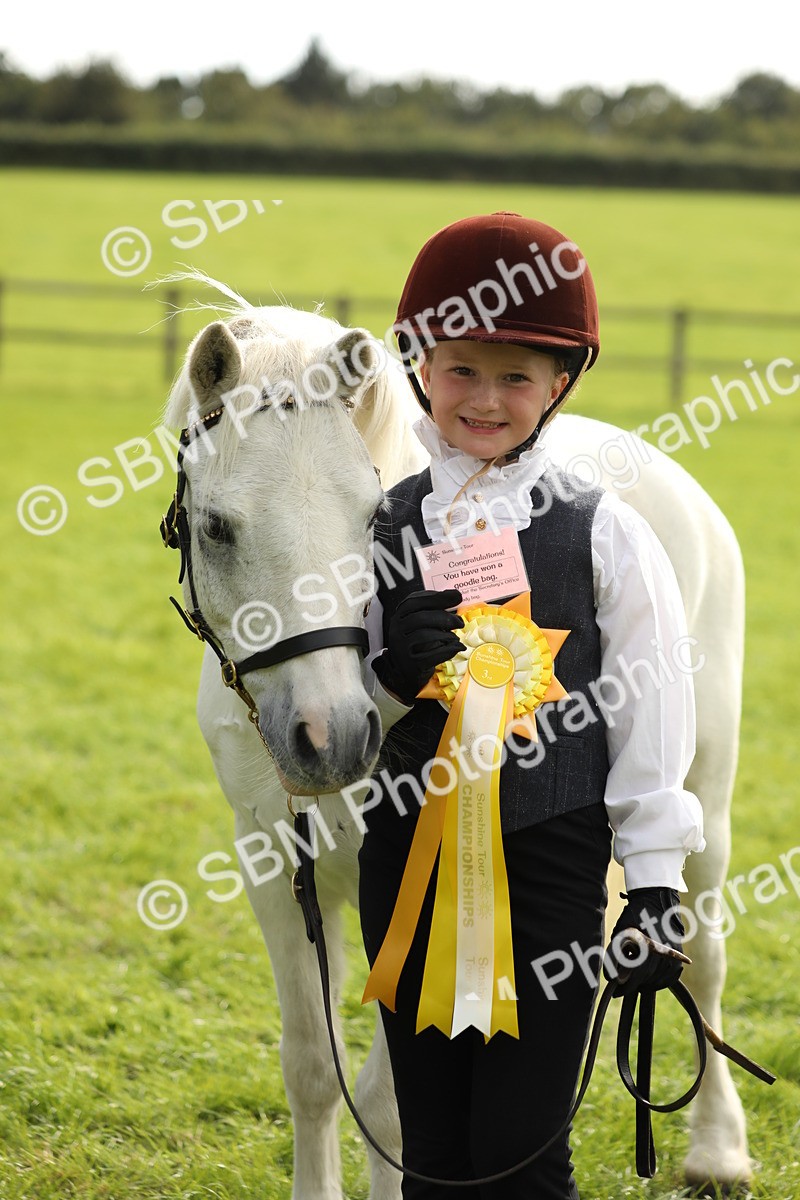 SBM_68737 - S40 - Junior Handler 9-12 Years