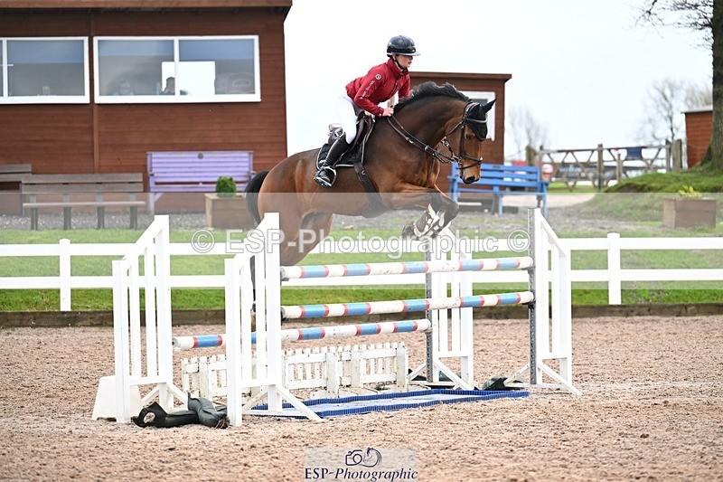 251206-133719-01145 - Cls 13 Snr Foxhunter and 1.20m