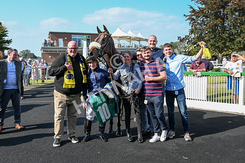 300824-Race 5-Shesashambles-2745 - Race 5