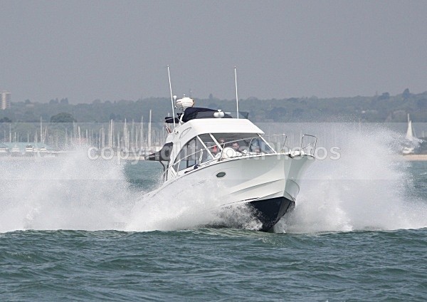 090423 TOUCANDO IMG_4654 - Flybridge Cruisers