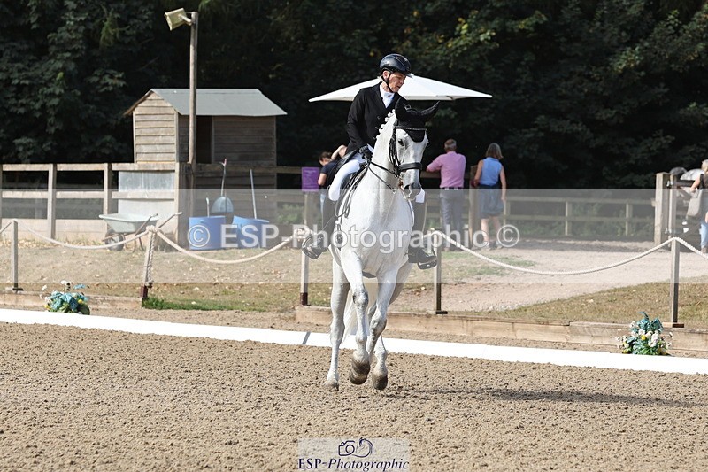 250809A-100320-02280 - 039-Jane.GilbyHugo.Holunder