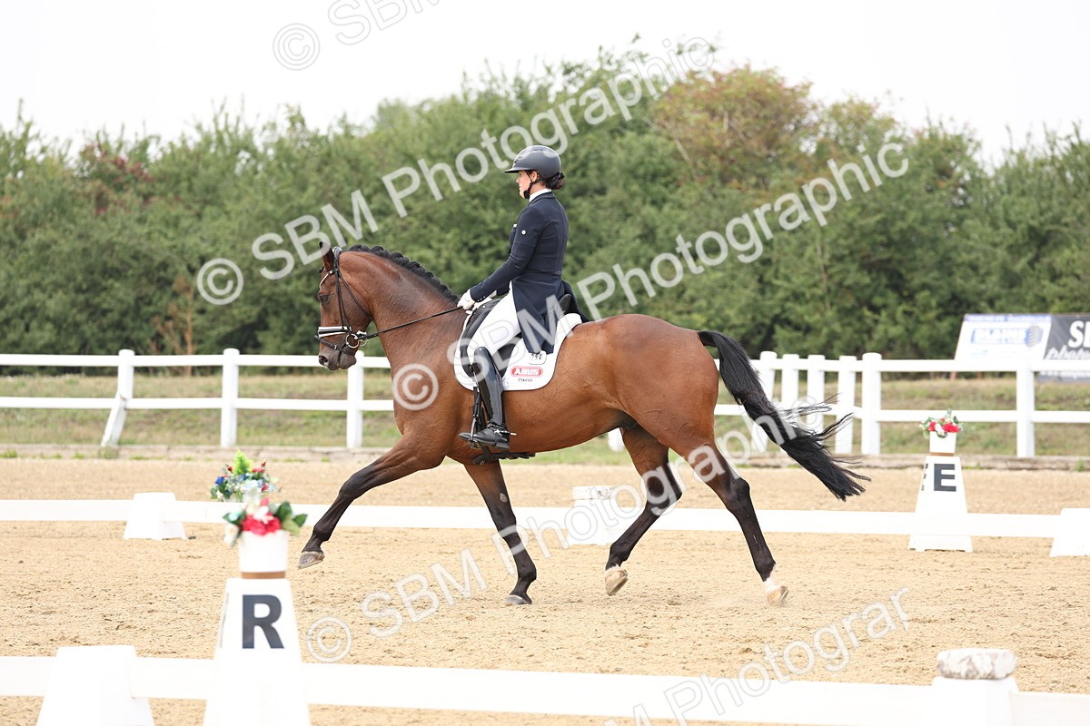 SBM_007442 - Class 9 - FEI INT I - 14.57-15.45