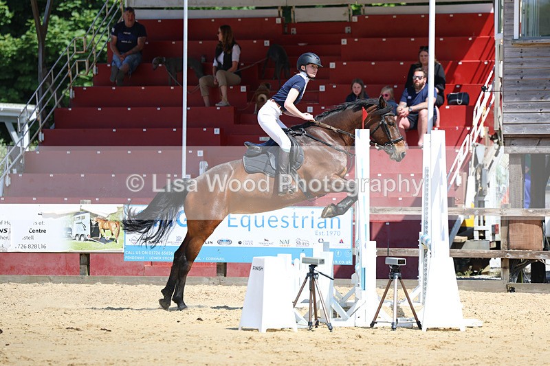 3E7A9454 - Class 8: Senior 80cm