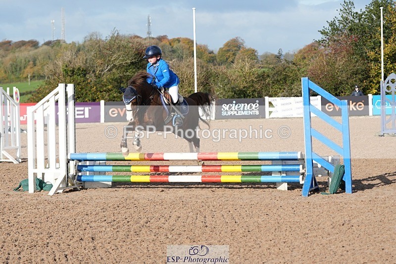 251025-101015-00027 - Cls 1+3 10 Yrs + Pony Intro 70cm