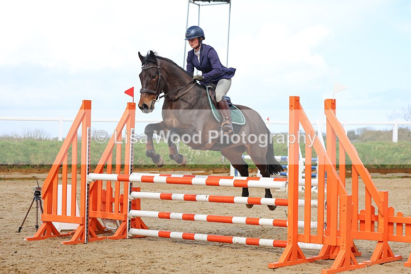 3E7A0795 - Class 4: Senior British Novice/90cm open