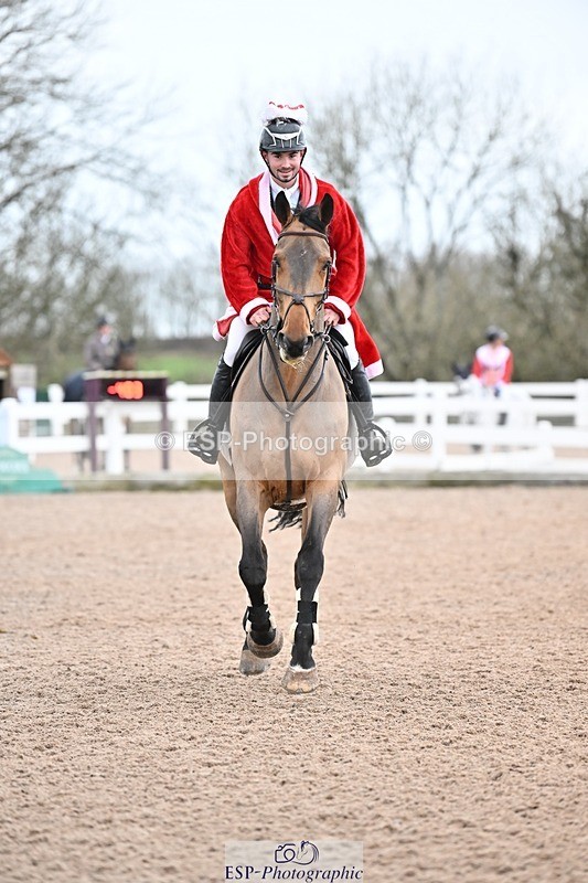 241206-131718-00960 - Cls 5 Newcomers and 1.10m Open