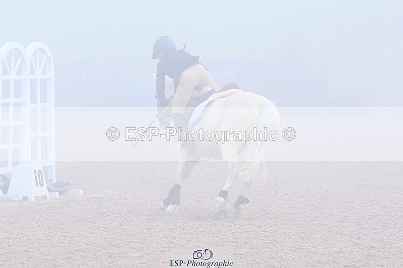 251115-093716-00335 - Cls 19 Clear Round 40cm