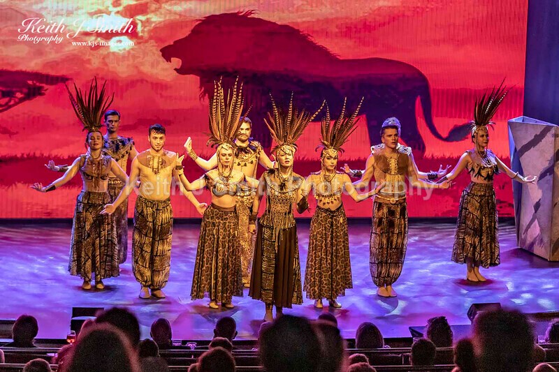 6KJS0356 - Ambition show team