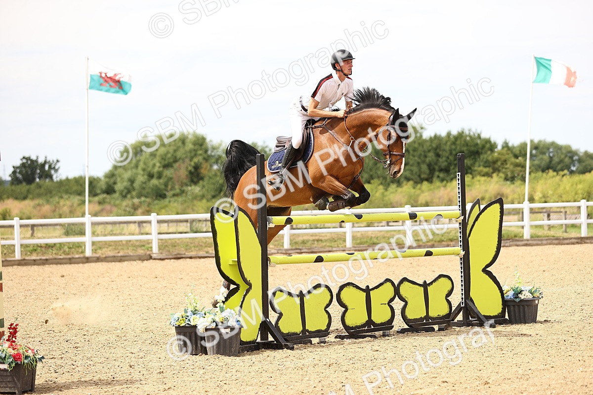 SBM_002015 - Class 16 - GFS Senior Newcomers 1.25m