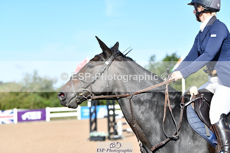 240913A-100518-03094 - Cls 20 Snr British Novice and 90cm Open