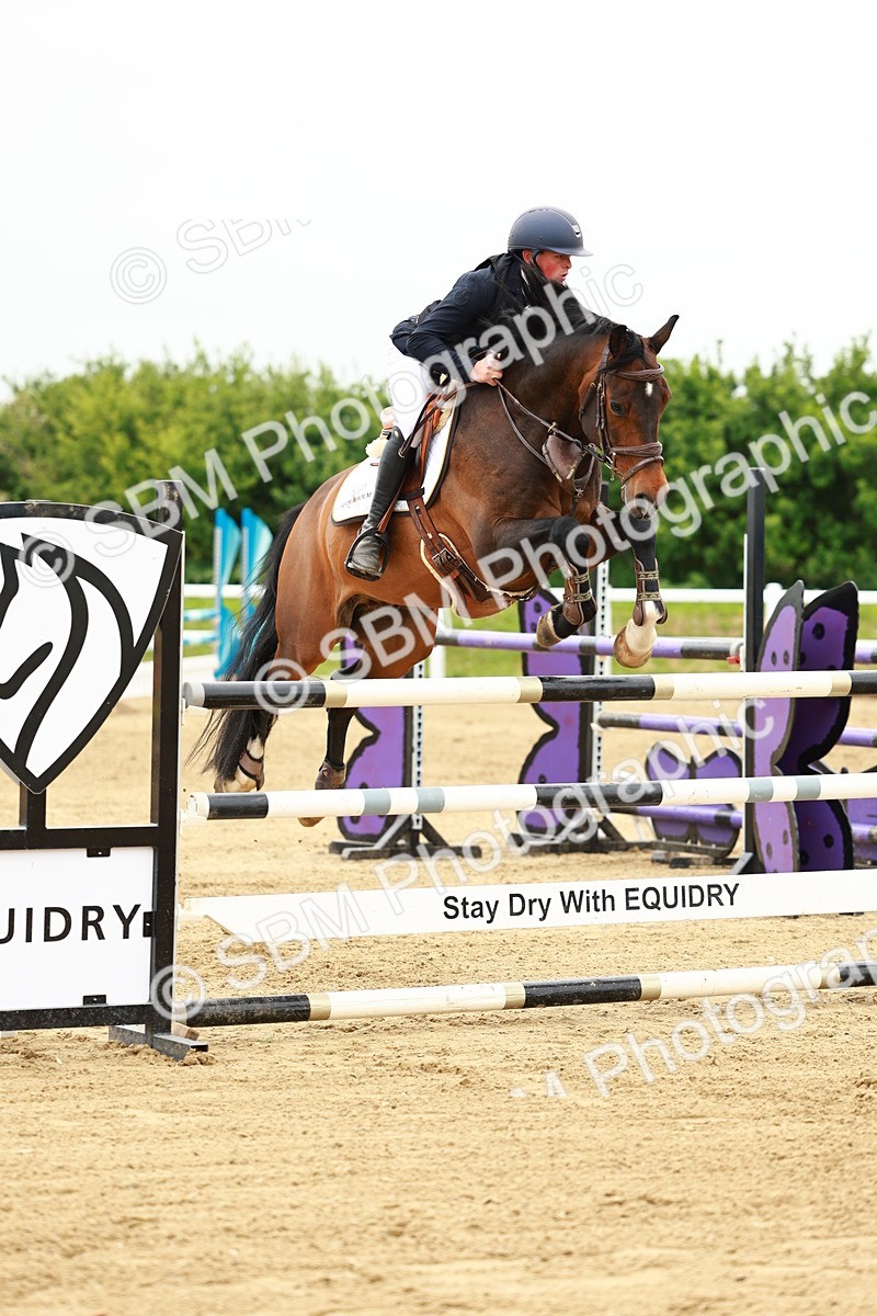 SBM_001060 - Class 5 - Senior Foxhunters - 1.20m