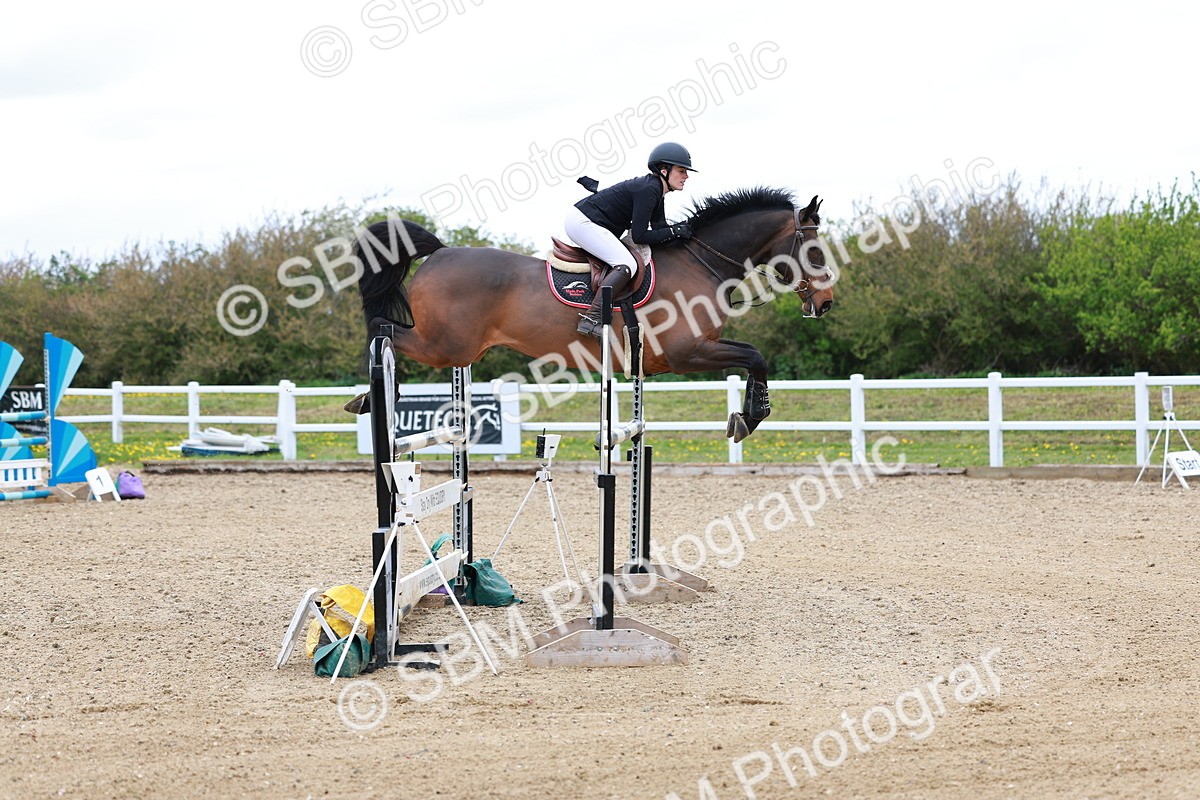 SBM_002565 - Class 11 - Senior Foxhunter - 1.20m