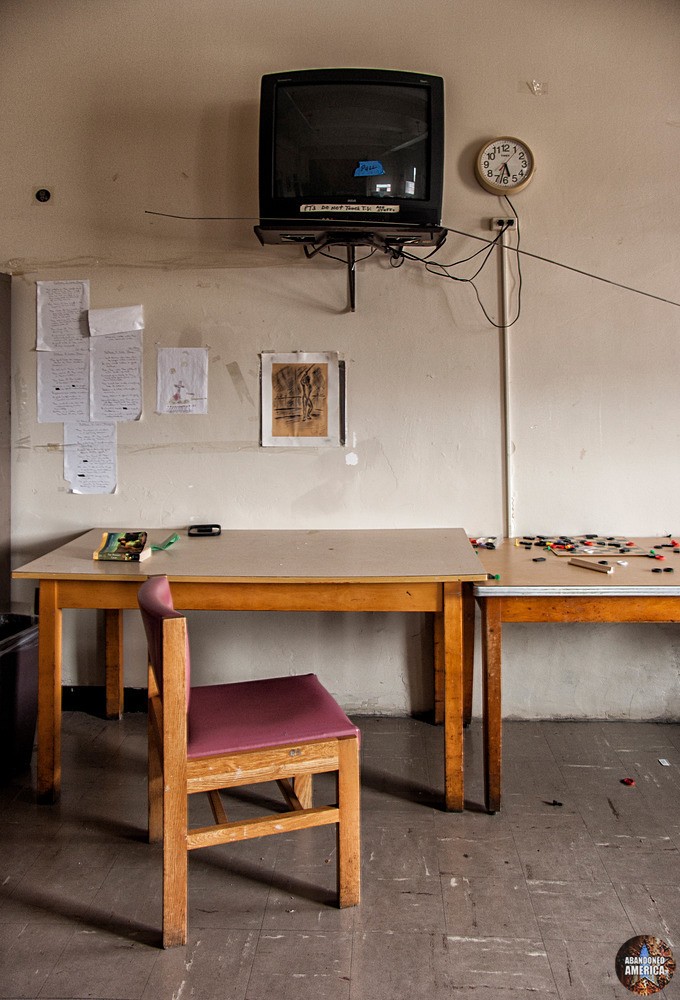 Overbrook Asylum (Cedar Grove, NJ) | Do Not Touch TV Ask Staff - Overbrook Asylum