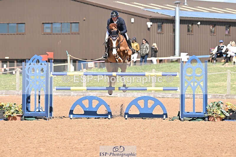 240418A-113418-02613 - Cls 5, 2 Star Medium Tour 1.35m