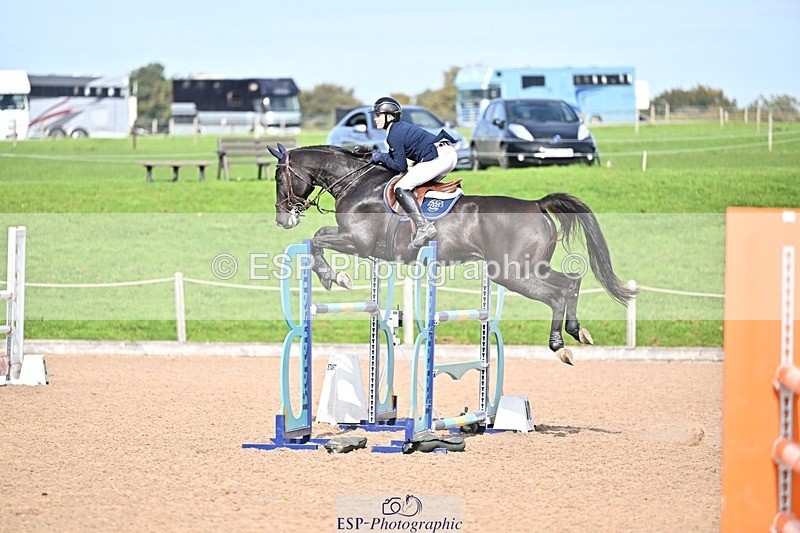 251001-144124-00477 - Cls 6 Foxhunter and 1.20m Open