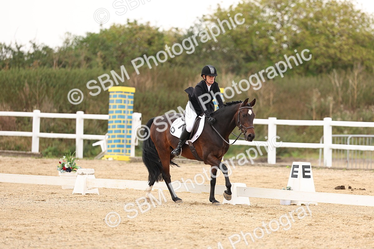 SBM_01719 - Class 9 - Novice 27 Champs