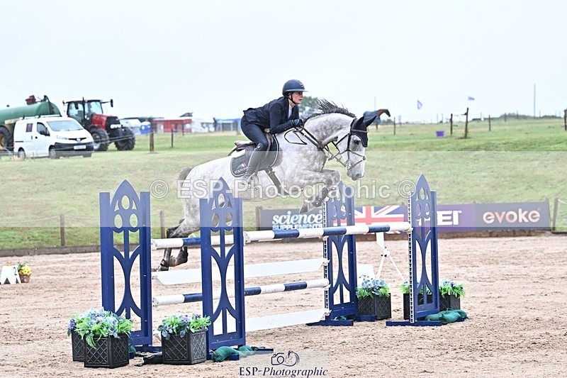 250731-100223-00283 - Cls 02 Snr Fox 1st Rnd