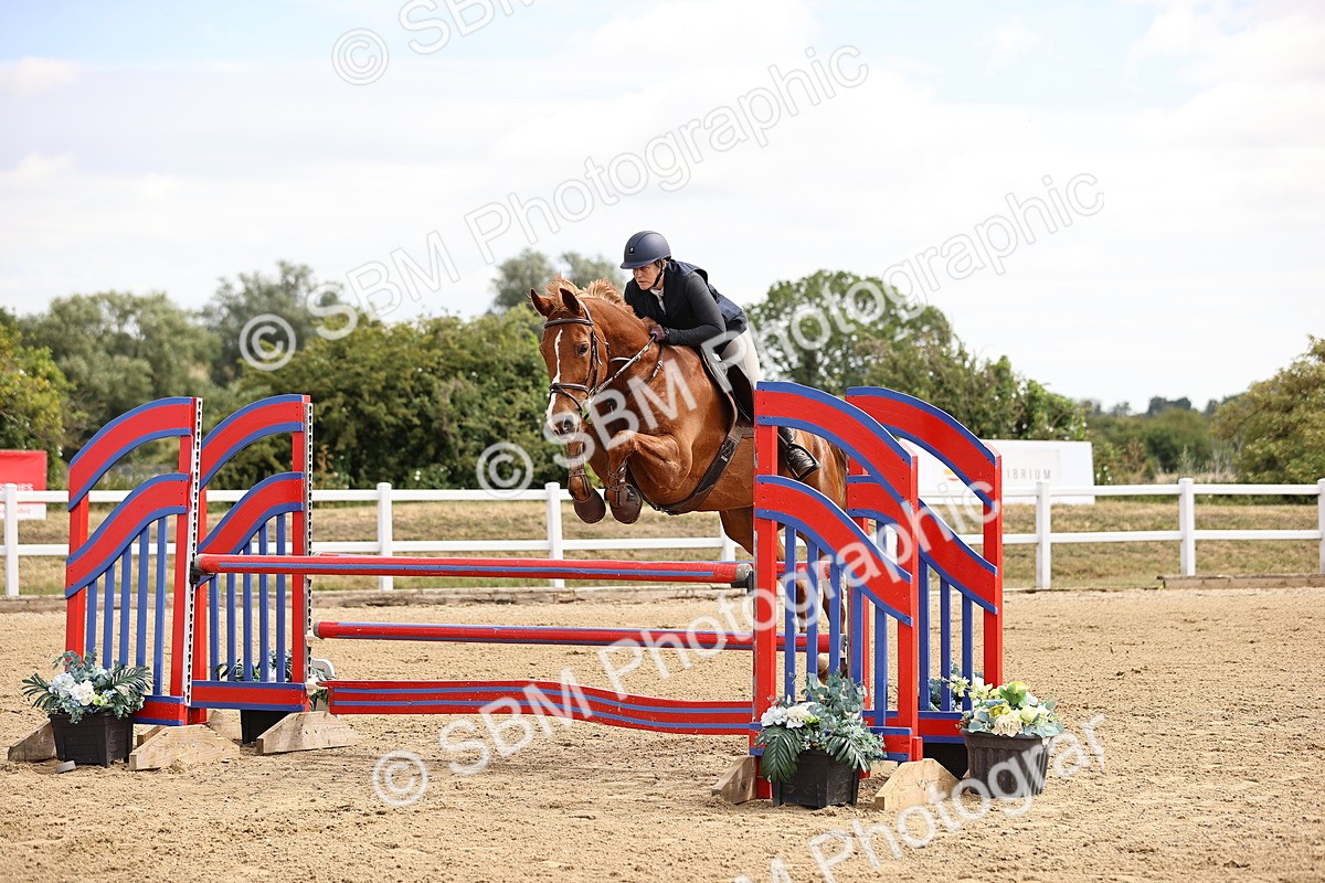 SBM_009582 - Class 8 - Senior Newcomers - 1.10  Open