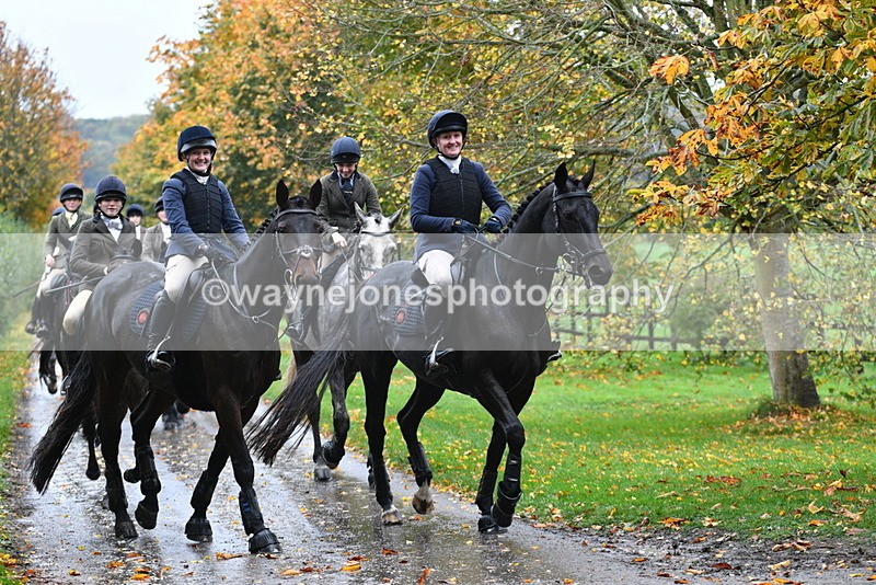 WJ5_6334 - B&B walk back for Hunt Tea !