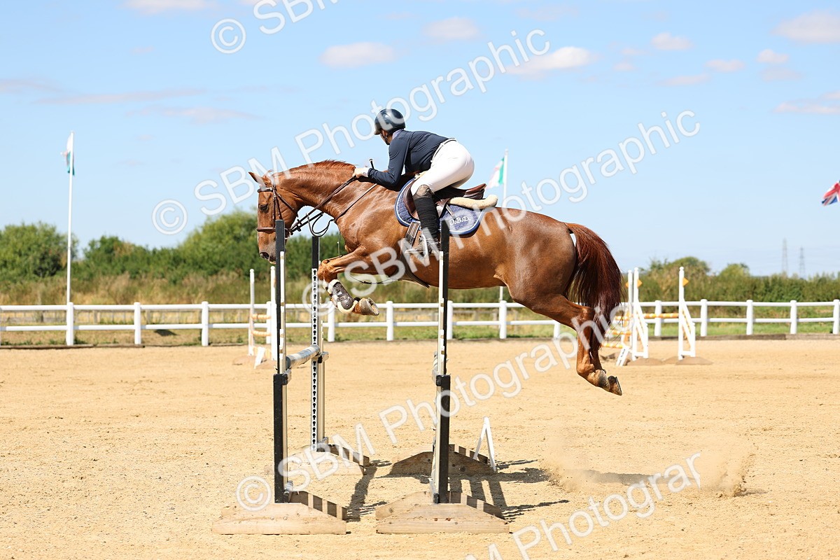 SBM_008297 - Class 12 - Senior Newcomers - 1.10m Open