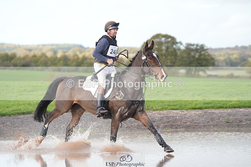 251024A-154211-14535 - C-246-Simon.Vatcher