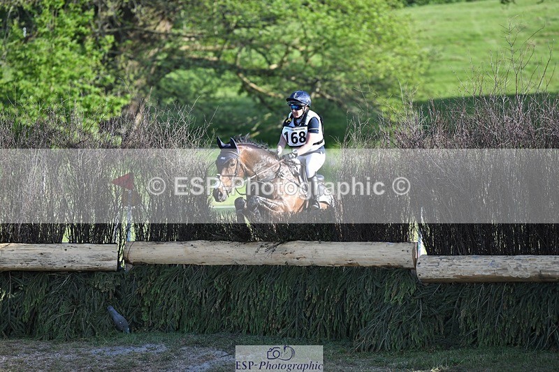 230527-180246-14034 - 168-PARKFIELD_ARTIE_BLOU-Laura_Collett-XC