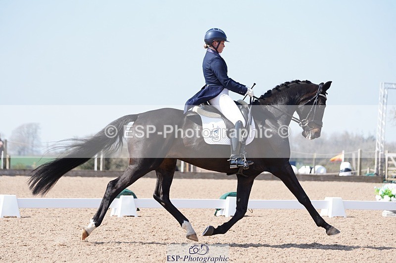 250404-133144-06205 - 003-Abbie.Newbury-Seagry.Firstamour