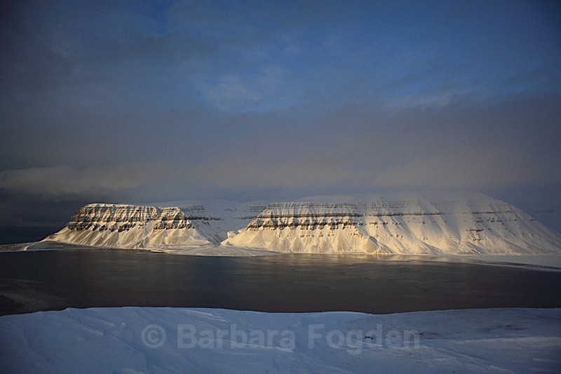 Templefjorden 3157 - Colours of Svalbard