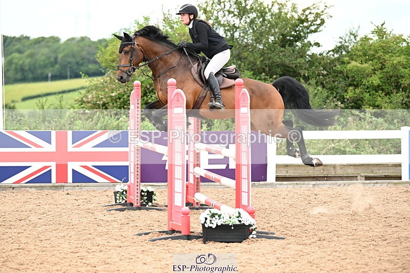 240802A-134429-04664 - Cls 25 1.05m Amateur Qualifier