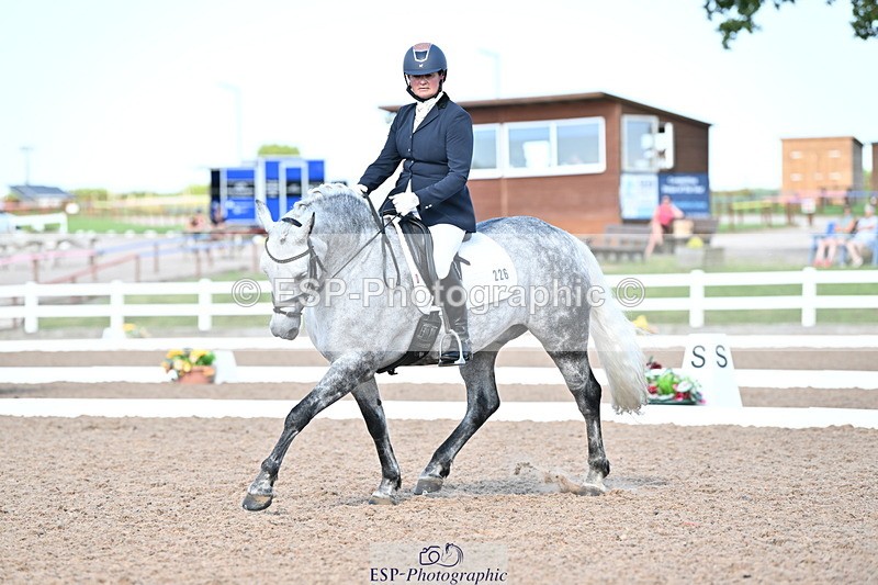 240816A-164044-06236 - 226-Sonya.Fitch-Peyton-THE.GREY.SWALLOW