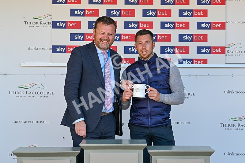 170525-Race 4-Hallelujah U-8444 - Race 4