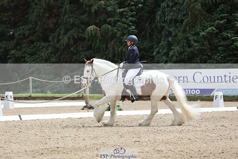 250718A-140148-01687 - 092-Rachael.Smaldon-Nadderbrook.Biscuit