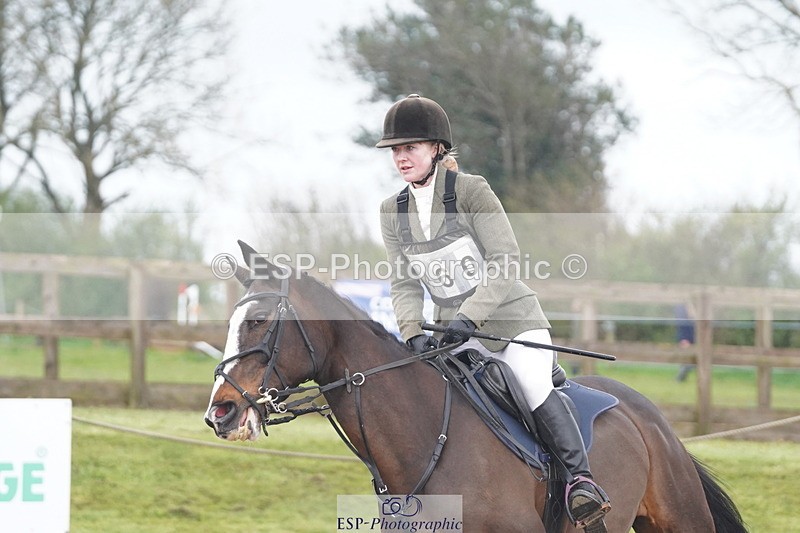 250419-112150-09356 - 460-Gemma.Wells-COMBE.BREEZE