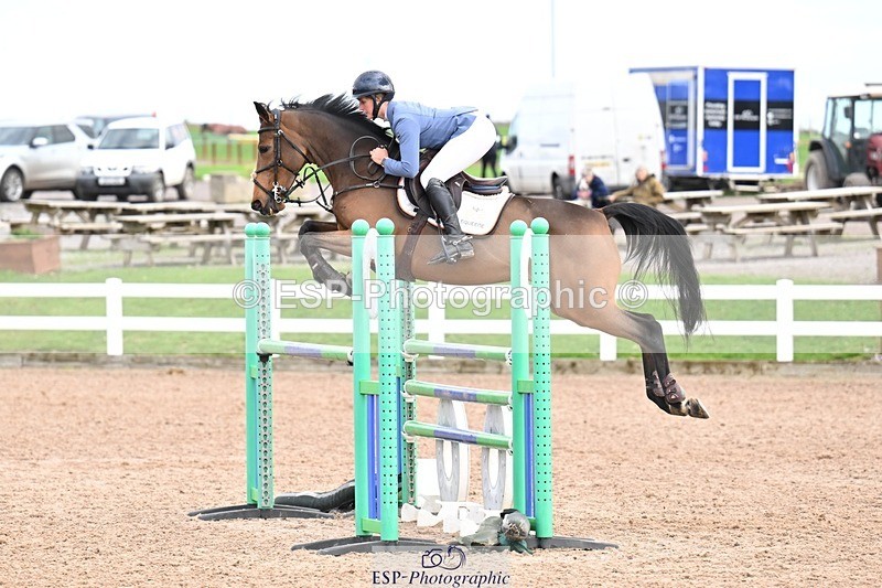 251022-131325-00506 - Cls 4 Snr Newcomers 1.10m