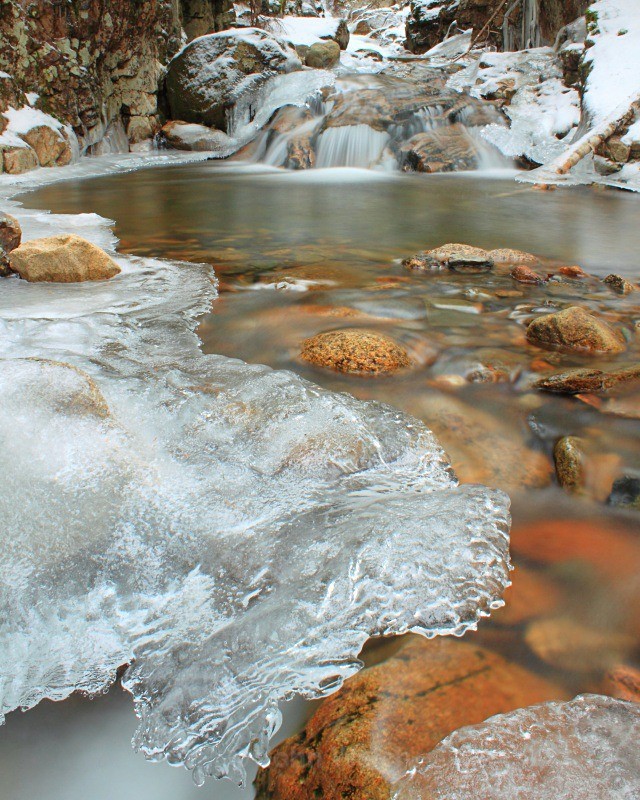 Beecher Cascade Ice Formation - Details on the trail