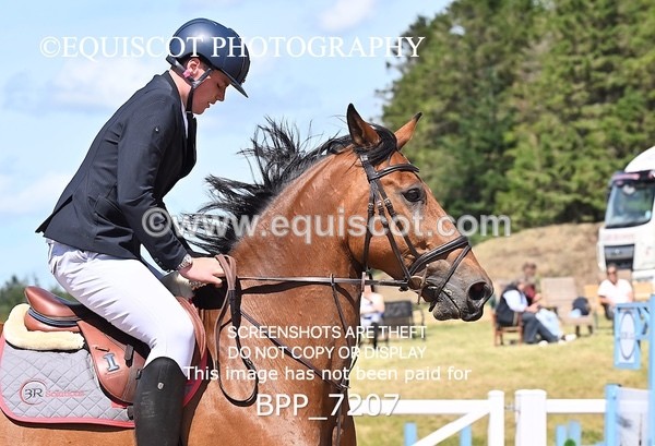 BPP_7207 - CLASS 14 FRI Nupafeeds Senior Dicovery/1m open
