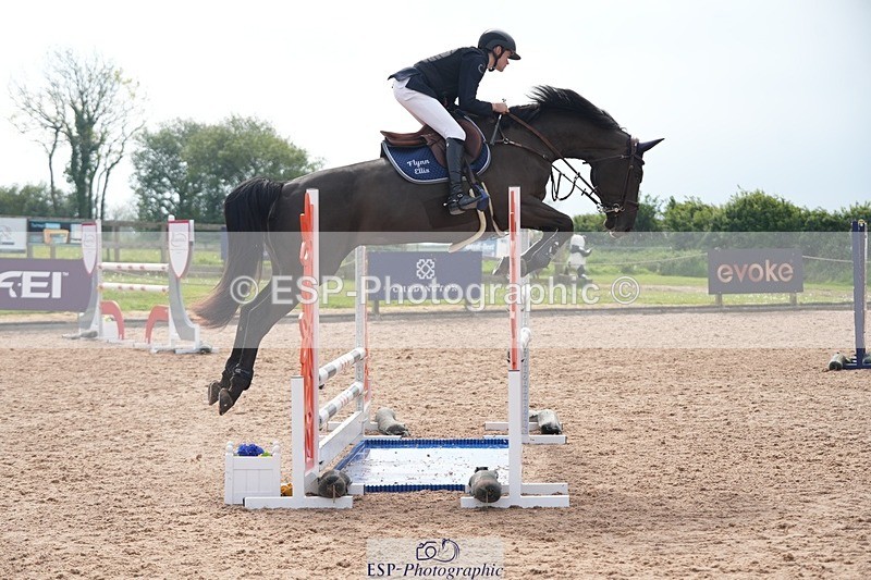 260508-094131-04681 - Cls 12 Snr Foxhunter